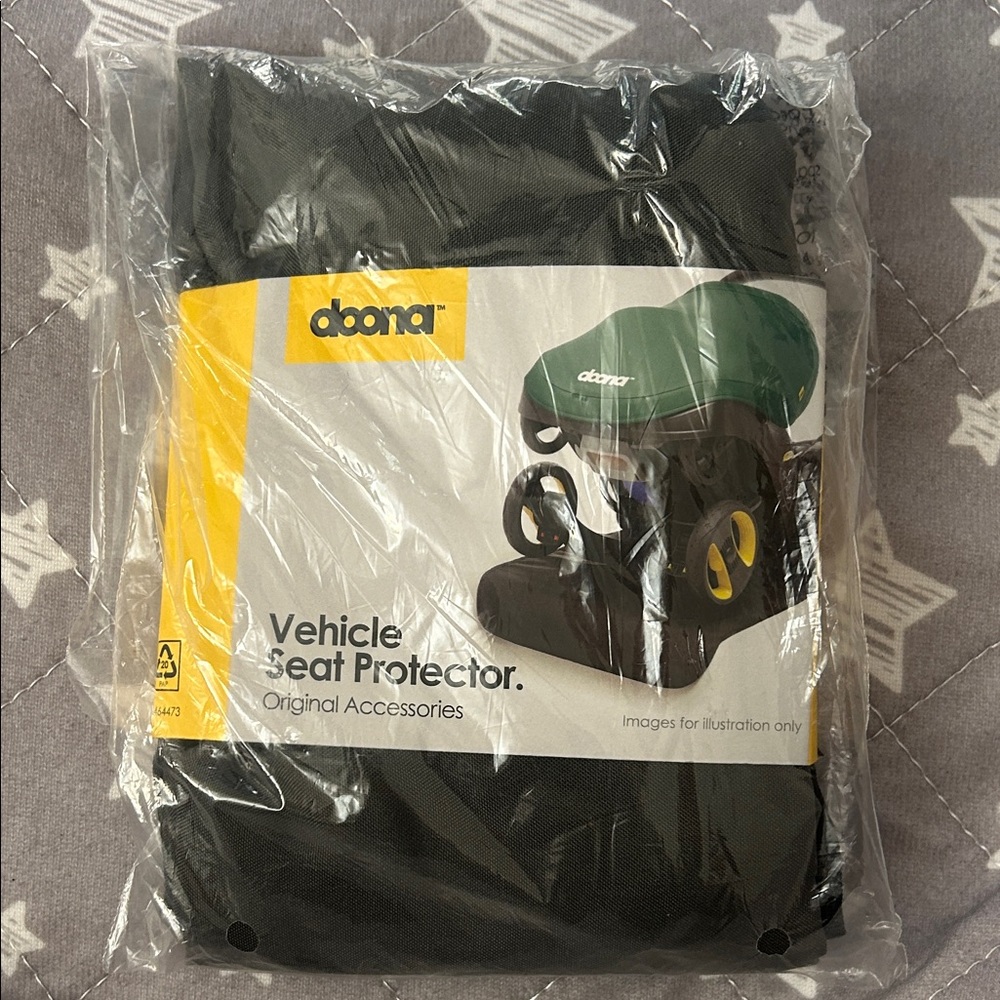 ❤️ 3/$15, Doona Vehicle Seat Protector, New With Tags